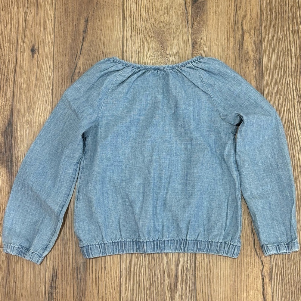 NWOT Carters Kid Chambray Button Front Shirt Girl's Size 5T - Picture 2 of 3